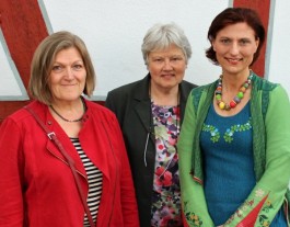 Von rechts: Dr. Simone Schwarzer (Erste Vorsitzende des Kinderschutzbundes), Gerhild Hoos-Jacob, Eva Karola Bernhardt. Foto: privat