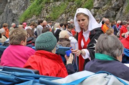 Ehrenamtliche Malteser betreuen behinderte und pflegebedürftige Pilger bei der Wallfahrt nach Lourdes. Diese findet 2014 erneut vom 5. bis 9. Juni statt.  (Foto: Malteser)