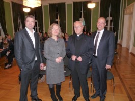 v. li. Prof. Dr. Rupert Scheule, Prof. Dr. Monika Führer, S.E. Bischof Heinz Josef Algermissen, Direktor Gunter Geiger  
