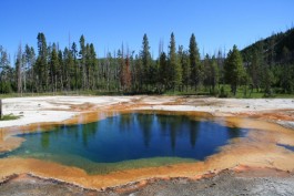 05_Heiße Quelle im Yellowstone Park