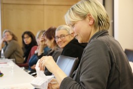 Kerstin Krüger von SOLWODI Osthessen präsentierte Zahlen zum Thema Frühehen und Zwangsheirat.